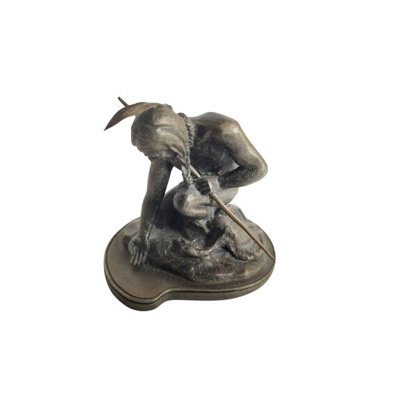 Vintage Hudson Pewter Kneeling Native American Hunter Statue 1970 - Picture 1 of 10